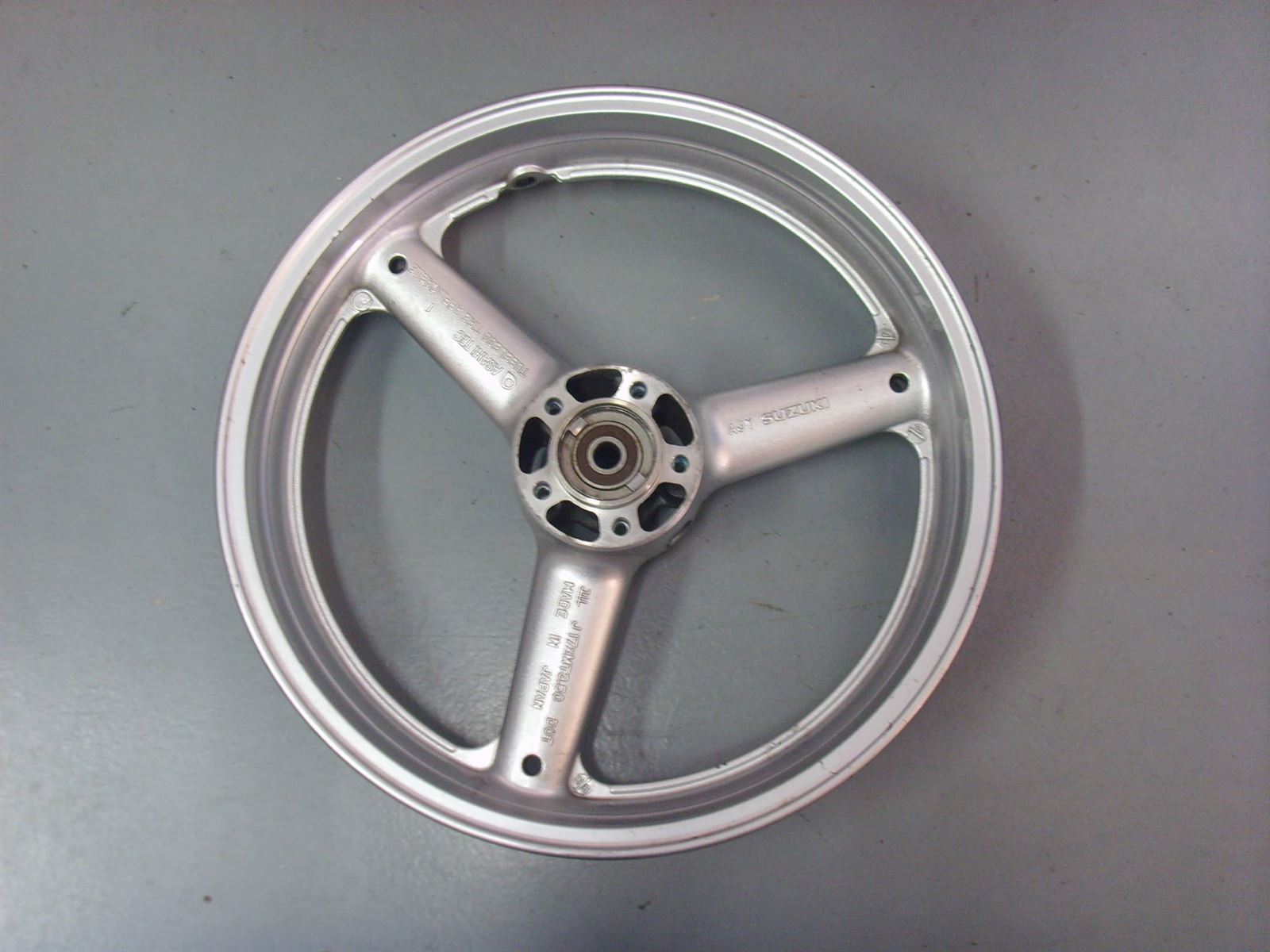 Llanta delantera Suzuki GSX 750 F - Imagen 1