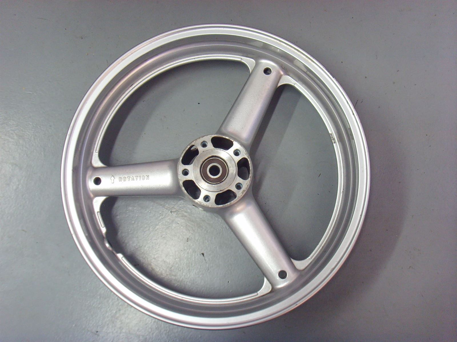 Llanta delantera Suzuki GSX 750 F - Imagen 2