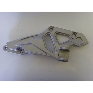 Soporte reposapies delantero derecho Kawasaki ZX 10 - Imagen 1