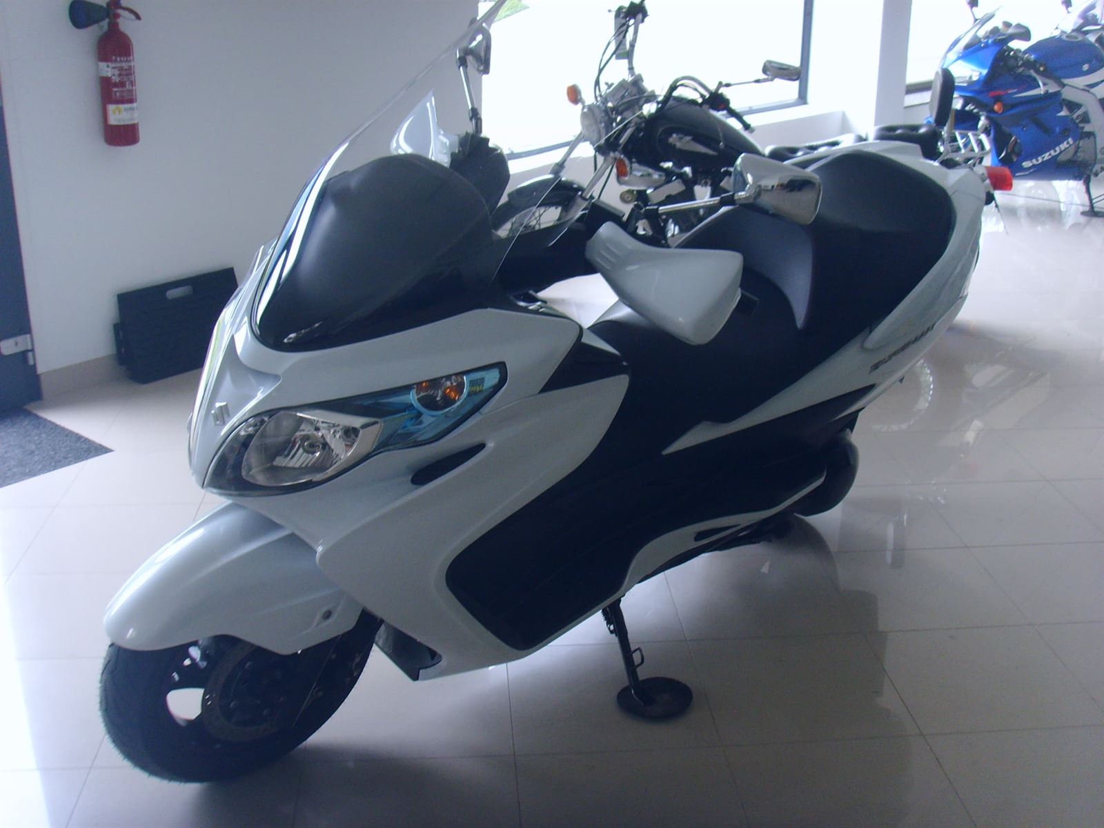 Suzuki Burgman 400 - Imagen 1