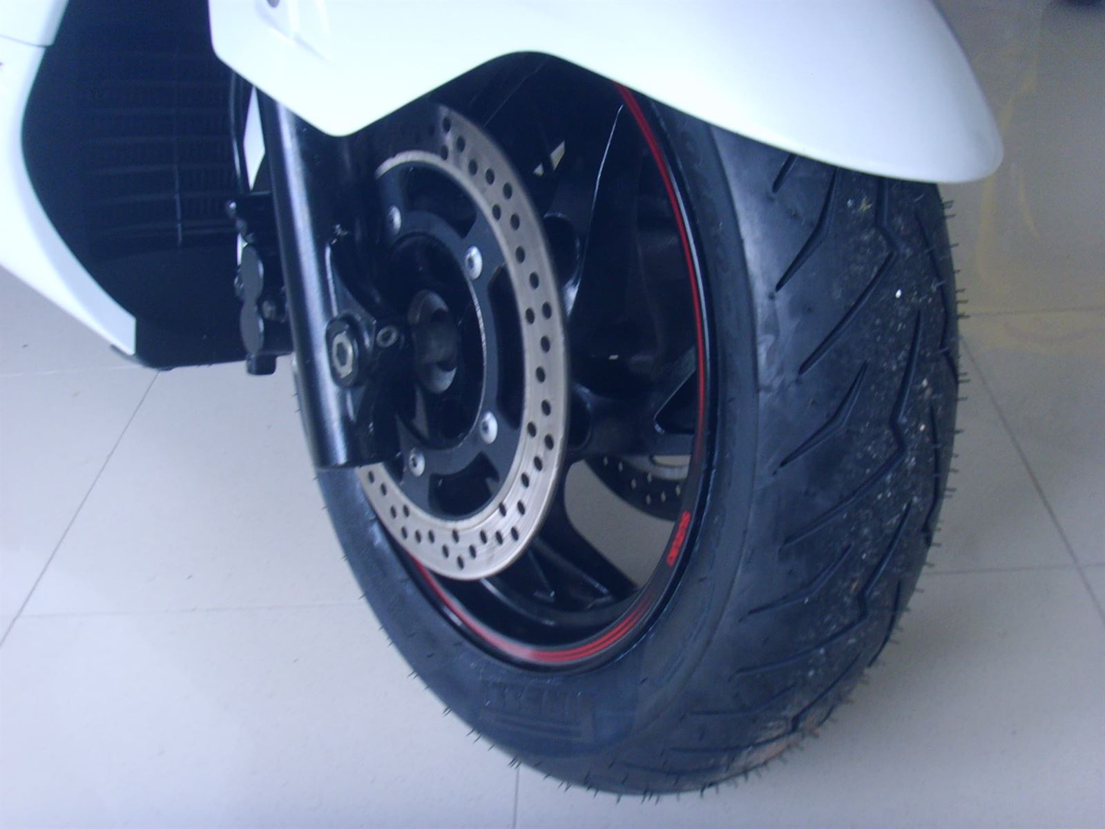 Suzuki Burgman 400 - Imagen 5