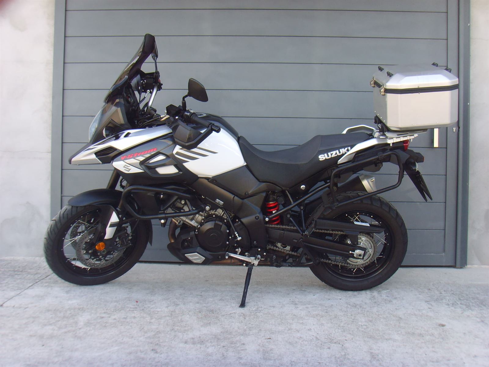 SUZUKI V-STROM 1000 XT - Imagen 1